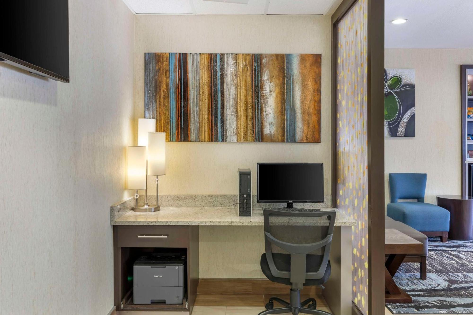 Best Western Plus Lake Worth Buitenkant foto
