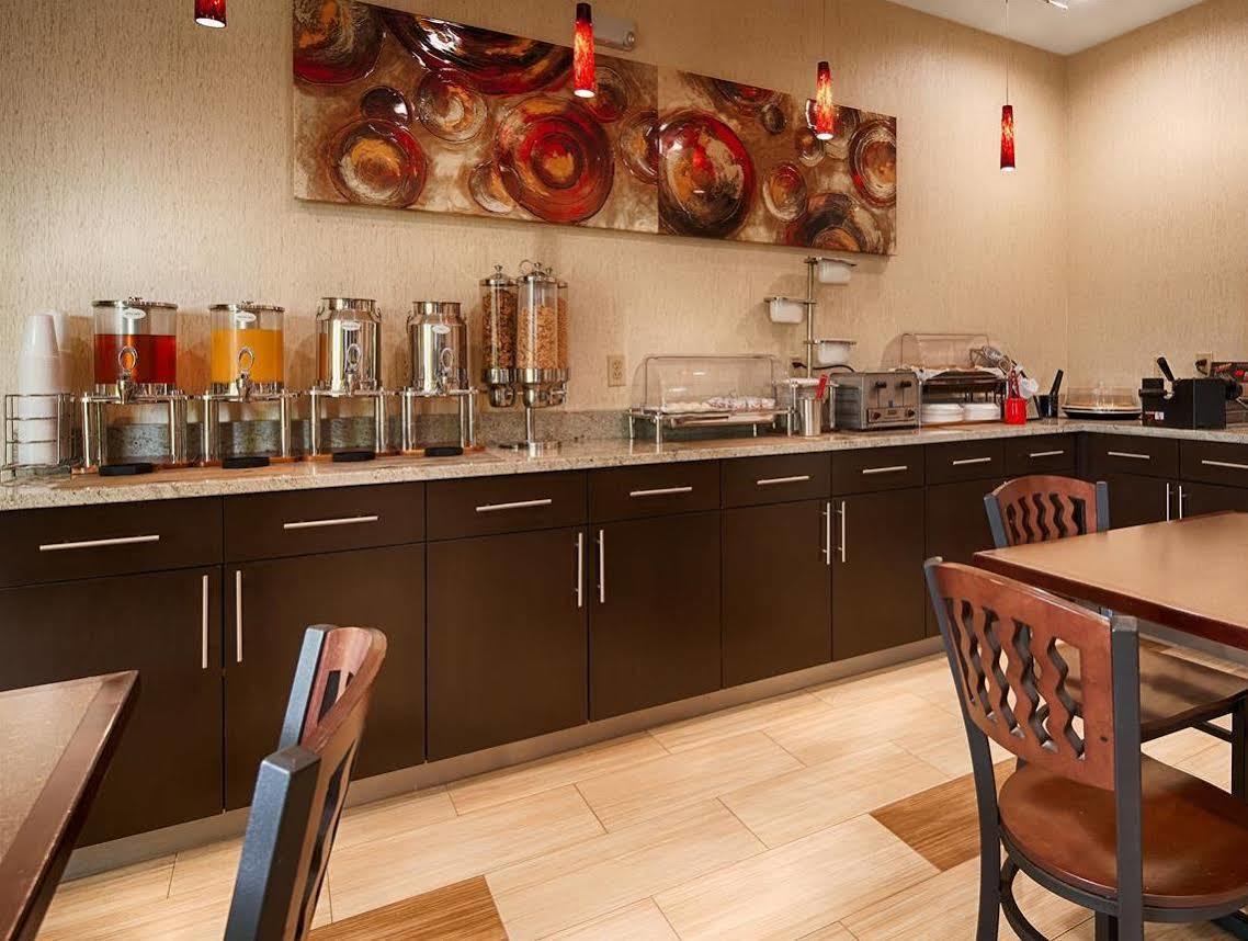 Best Western Plus Lake Worth Buitenkant foto