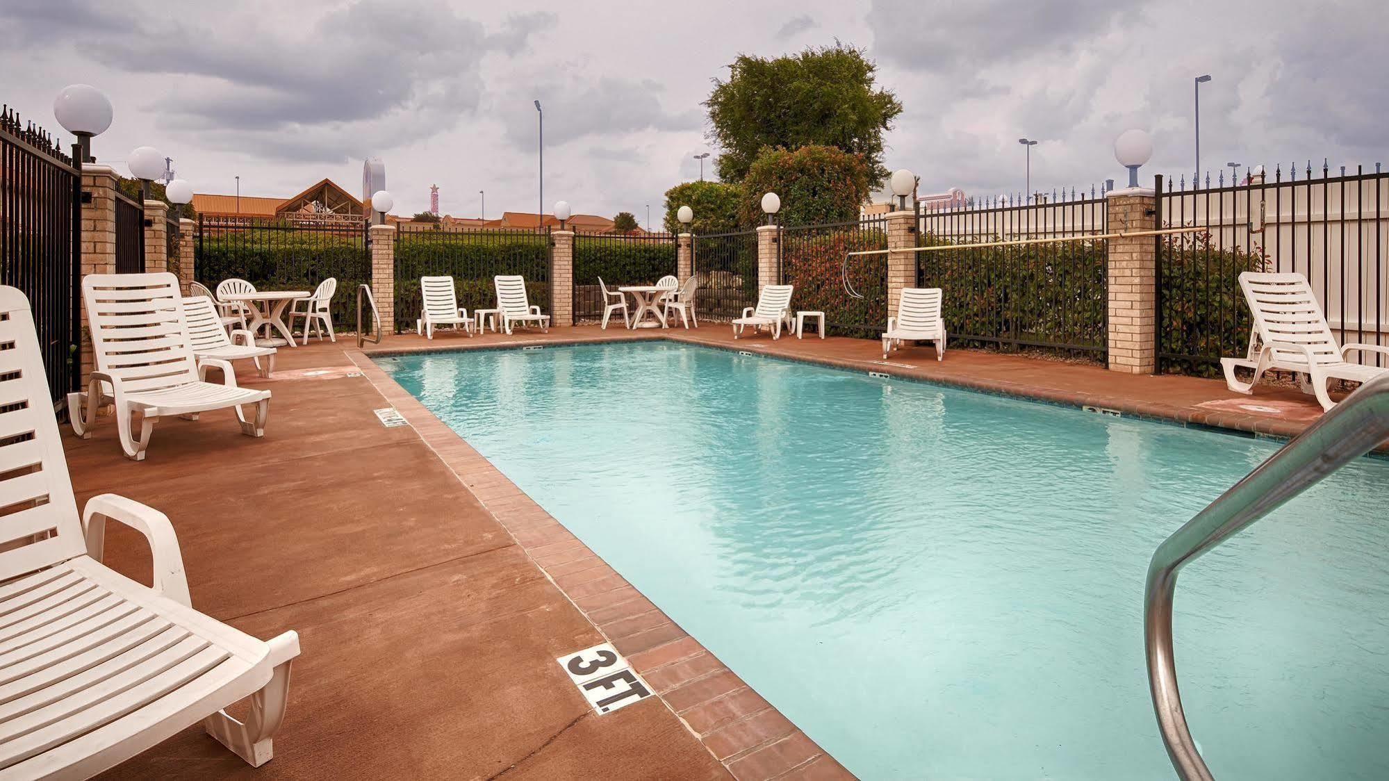 Best Western Plus Lake Worth Buitenkant foto