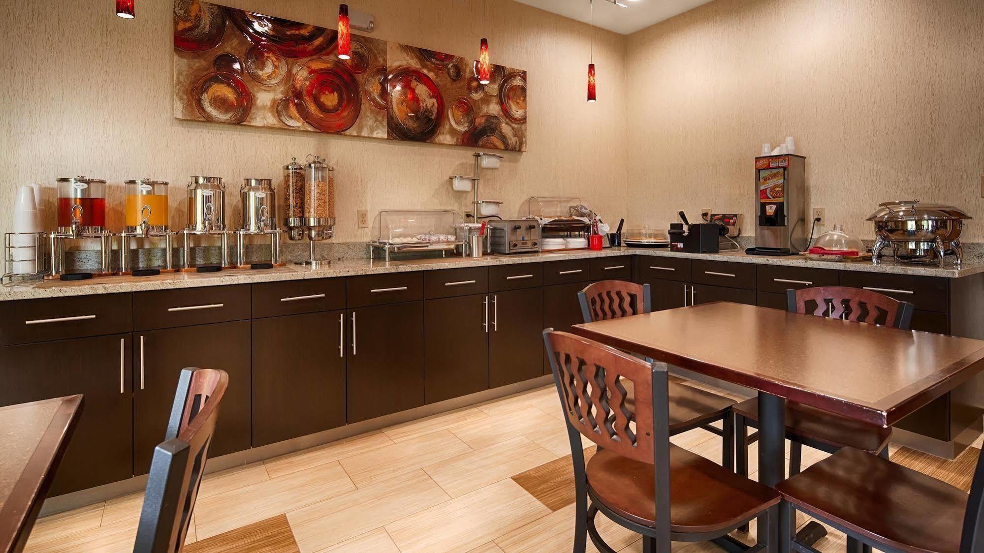 Best Western Plus Lake Worth Buitenkant foto
